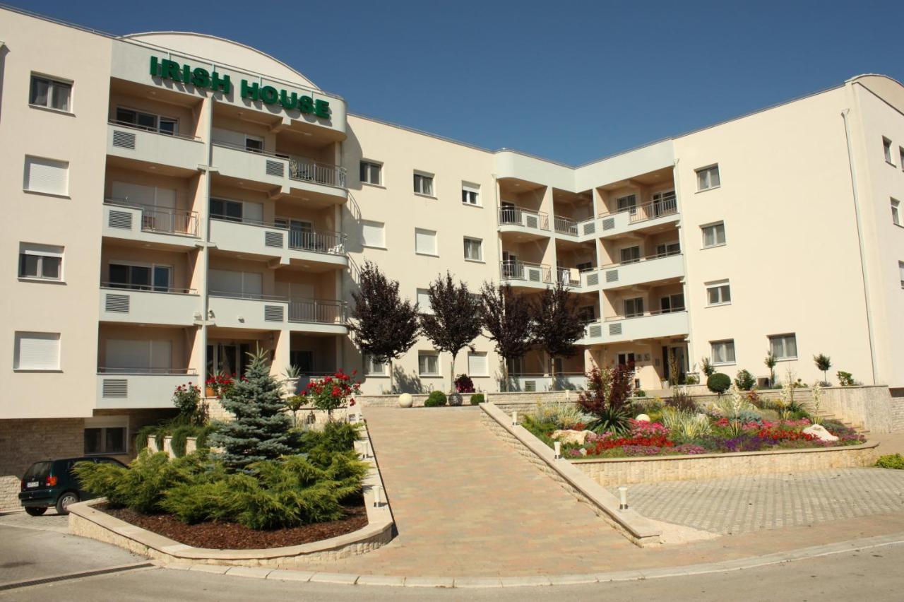 Irish House Medugorje Aparthotel Exterior photo