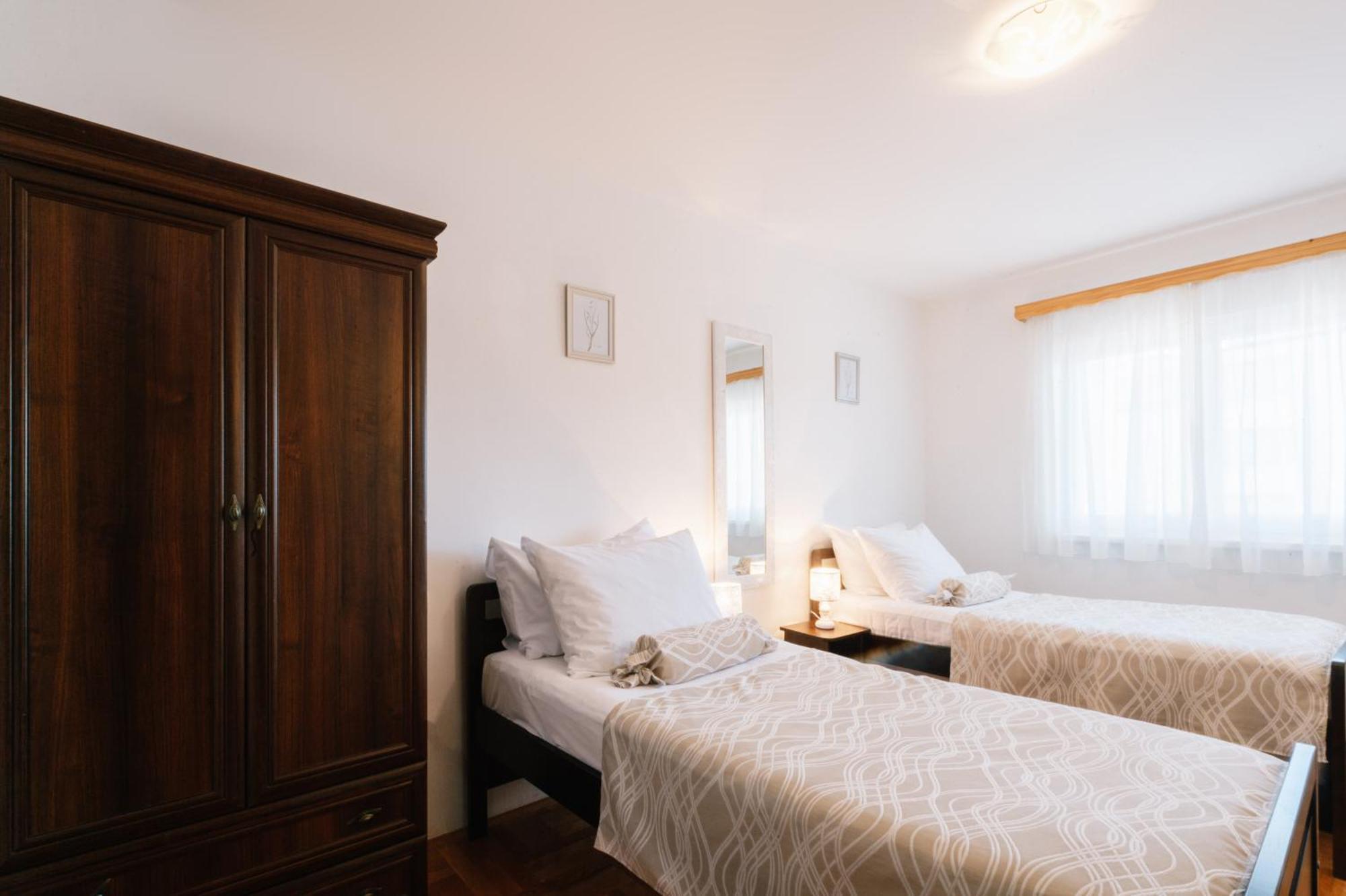 Irish House Medugorje Aparthotel Room photo